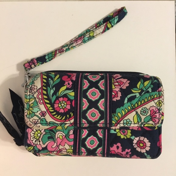 Vera Bradley wallet. Includes wristlet.