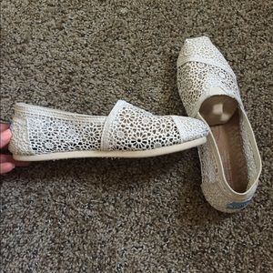 Toms lace shoes