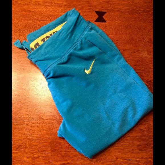 Nike vintage just do it capris. - Picture 4 of 4