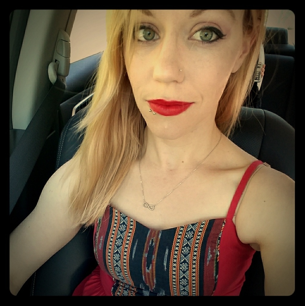 Meet your Posher, Rae