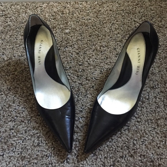 Gianni Bini black pumps