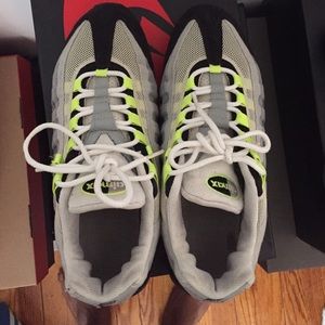 Air max 95 "Neon" size 9.5 mens/ 11 womens