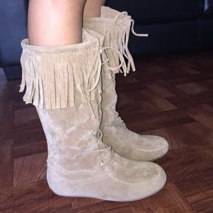 Beige boots