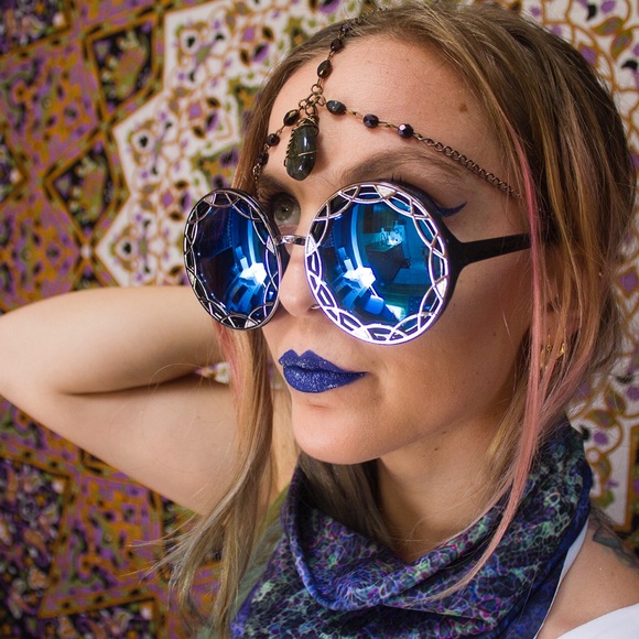RESTOCKING Round Geometric Ornate Burner Sunnies✨ - Picture 2 of 3