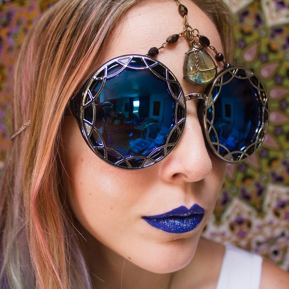 RESTOCKING Round Geometric Ornate Burner Sunnies✨ - Picture 3 of 3
