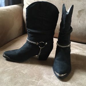 Dingo Boots. Black Suede.