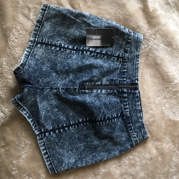 High waisted denim shorts - Picture 3 of 4