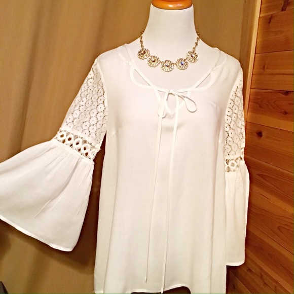 Crochet Sleeve Top - Picture 3 of 4