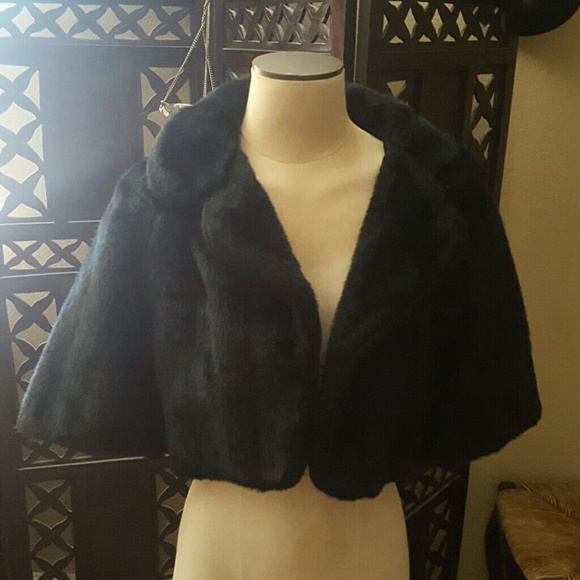 VINTAGE FAUX FUR Short Coat.