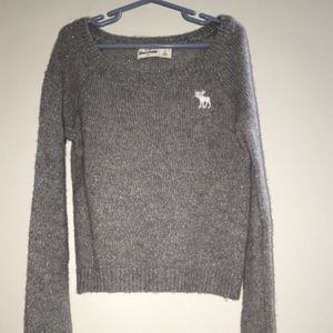 (S) pullover sweater