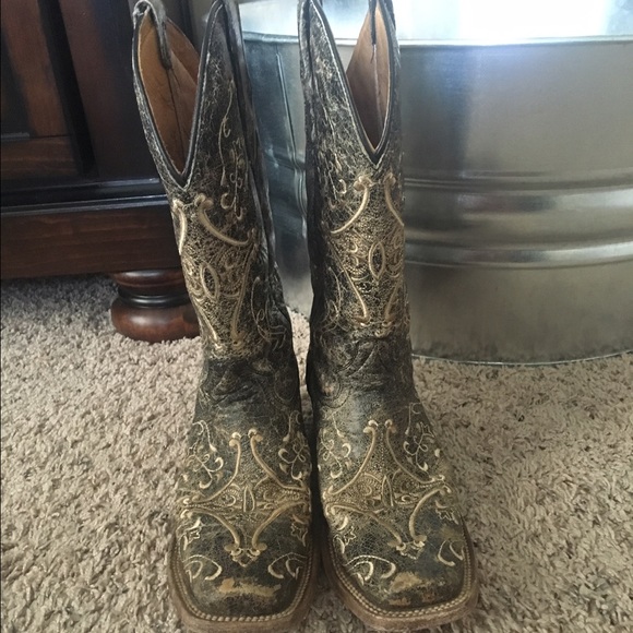 Super cute cowboy boots.