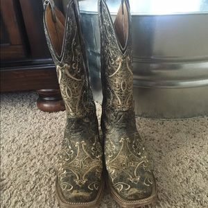 Super cute cowboy boots.