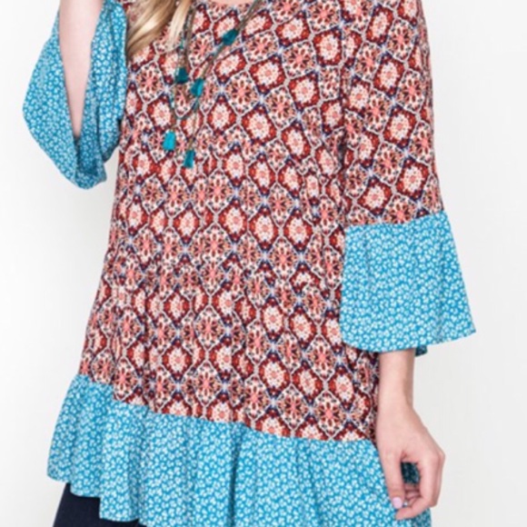 💥HOST PICK 2/18💥BELL SLEEVE TUNIC - Picture 2 of 2