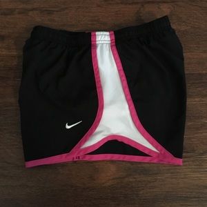 Nike dr-fit girl's black and pink running shorts