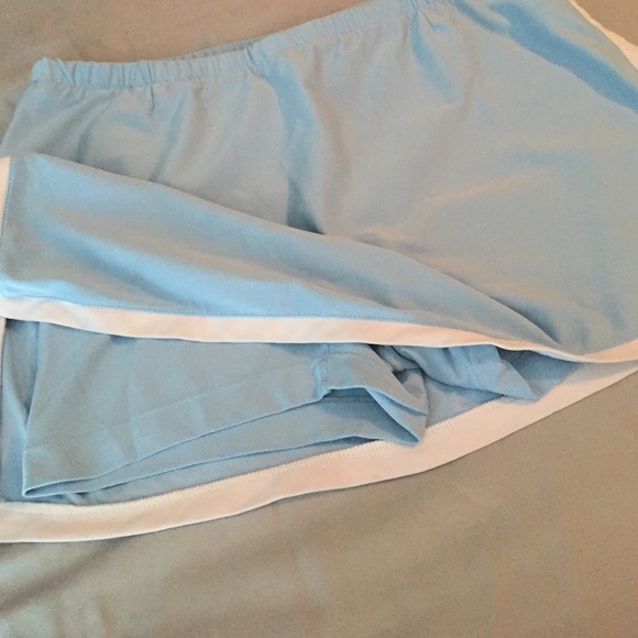 Tennis Skirt - Picture 2 of 3