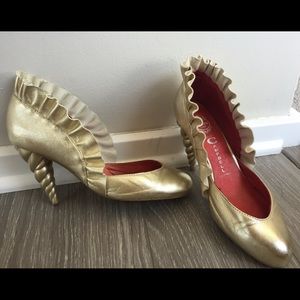 Jeffrey Campbell Shoes - Jeffrey Campbell Michelle Gold Unicorn Heels! Jeffrey Campbell Shoes - Jeffrey Campbell Michelle Gold Unicorn Heels!