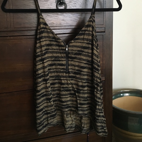 Crop top with zipper