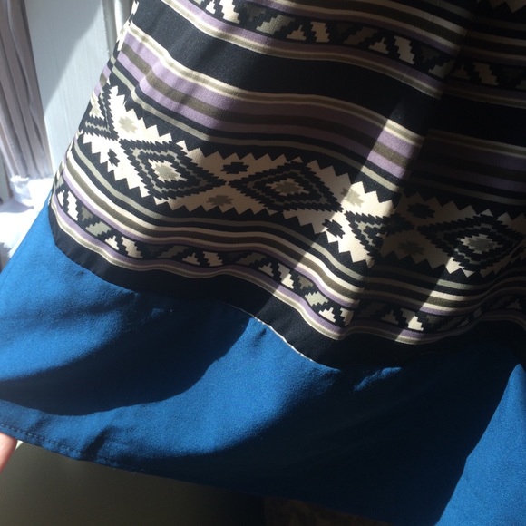 Adorable A line dress with Southwestern graphic. - Picture 2 of 4