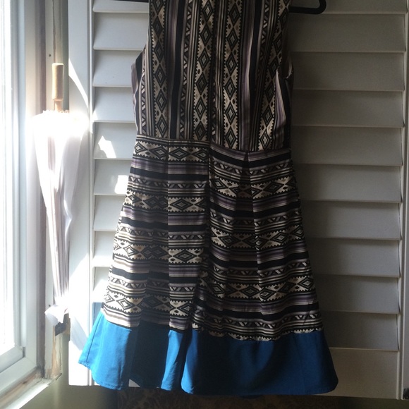 Adorable A line dress with Southwestern graphic. - Picture 4 of 4