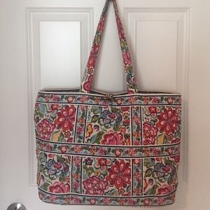 Vera Bradley Grand Tote in retired Home Garden