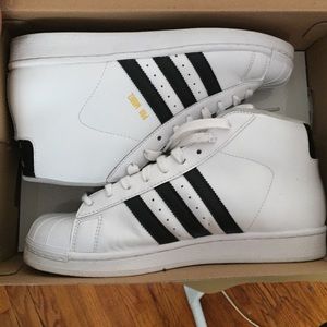 Men's Adidas Pro Model size 8.5 mens/ 10 womens