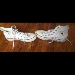 WHITE HIGHTOP CONVERSE