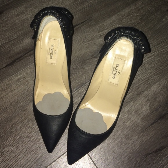 Authentic Valentino Studded bow pumps - Picture 3 of 4
