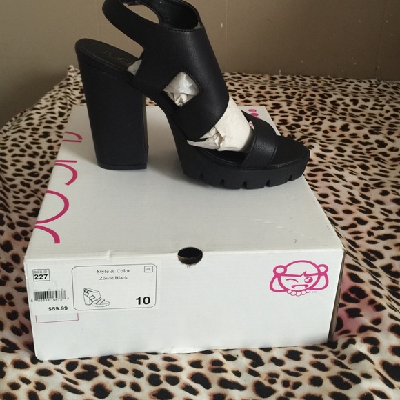 Chunky heeled sandal