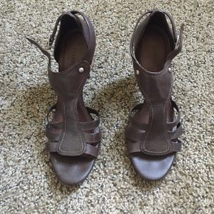 Gianni Bini brown heels
