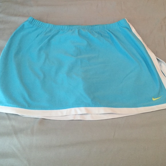 Tennis skirt - Picture 2 of 2