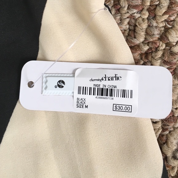 Women's dress - Picture 2 of 3