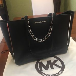 Michael Kors Specchio Harper tote.