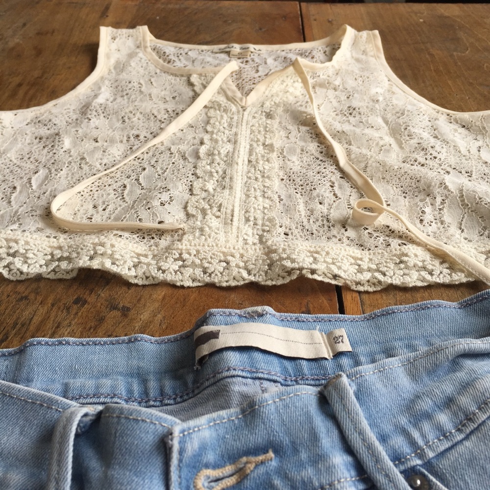 Like New Lace crop top - Picture 6 of 7