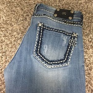 Sz 27 Miss Me Capris