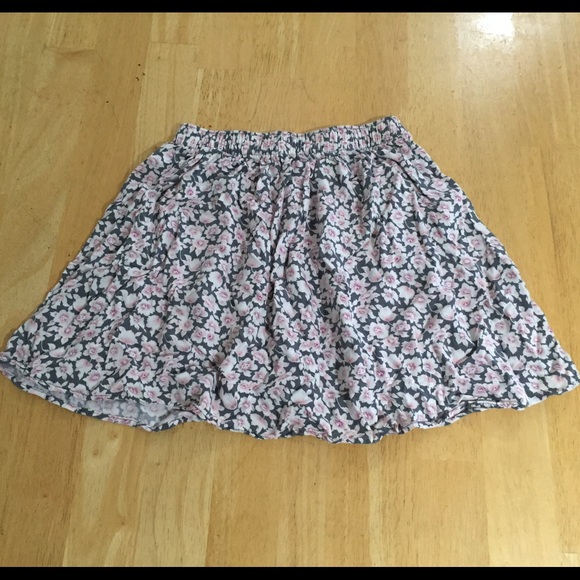 High-Waisted Floral Skirt - Picture 1 of 2