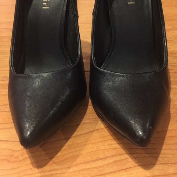 Zippered Pumps - Picture 2 of 4