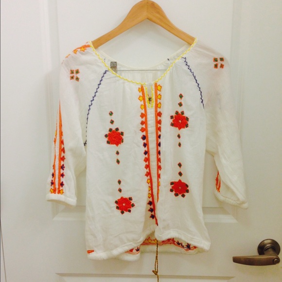 Anthropologie embroidal top