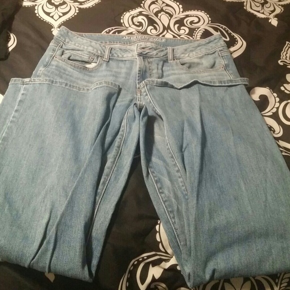 Reduced! American Eagle Favorite Boyfriend Jeans - Picture 1 of 3