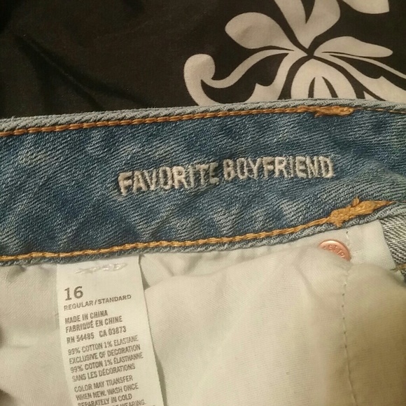 Reduced! American Eagle Favorite Boyfriend Jeans - Picture 2 of 3