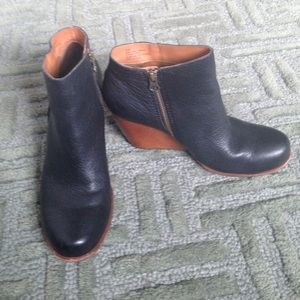 Kork-ease black leather booties