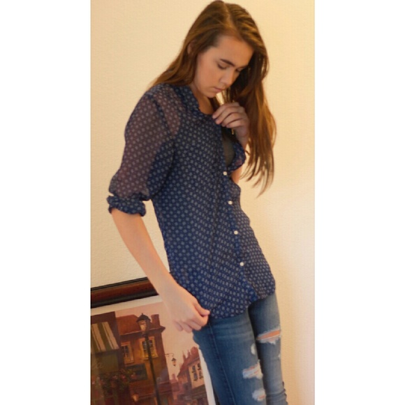 Hollister Sheer Patterned Top - Picture 1 of 3