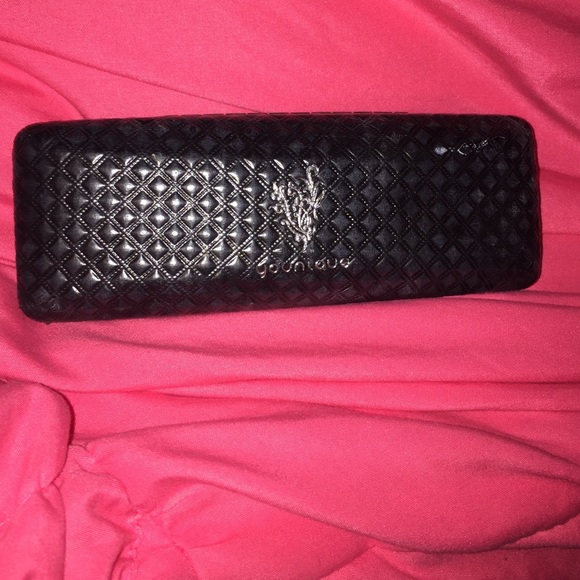 Younique fiber mascara