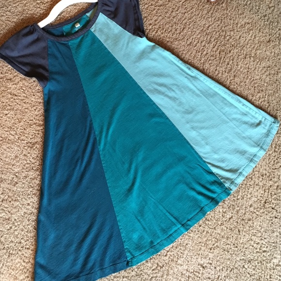 Girls dress. Navy sleeves, Gored, 3 shades of AGUA