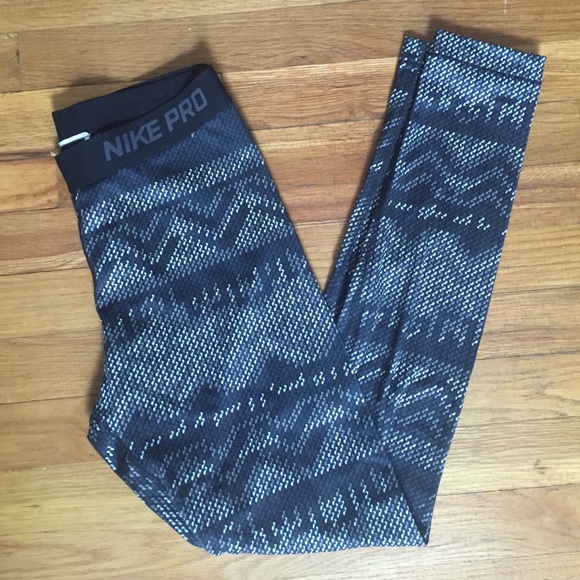 Nike Pants - NWOT Nike Pro leggings
