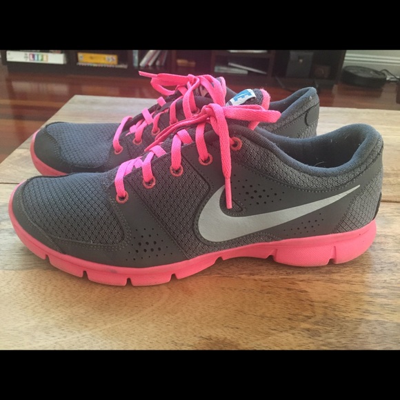 Super Cute Nike Flex SZ 10