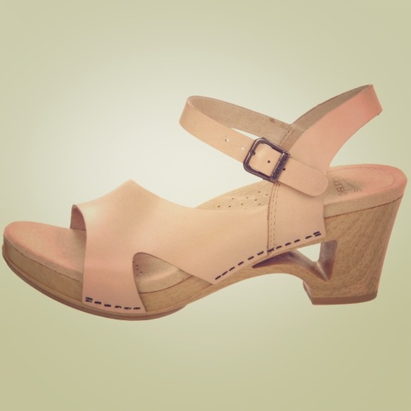 Dansko Tasha sandal 36