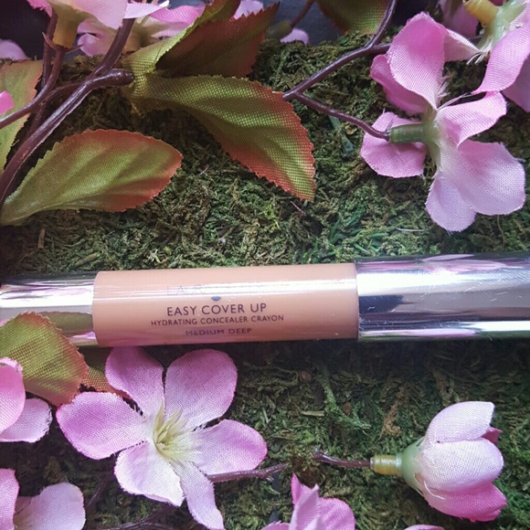 Laura Geller easy cover up hydrating concealer