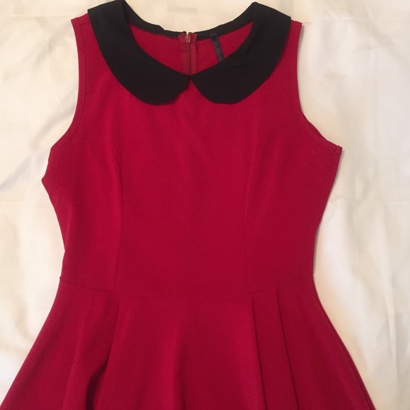 Red dress - Picture 2 of 4