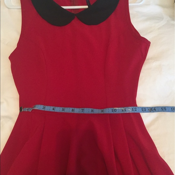 Red dress - Picture 3 of 4