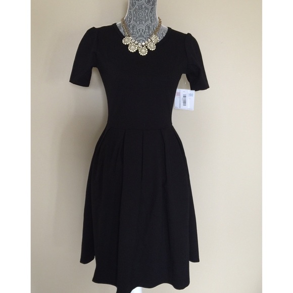 NWT LuLaRoe Amelia little black dress
